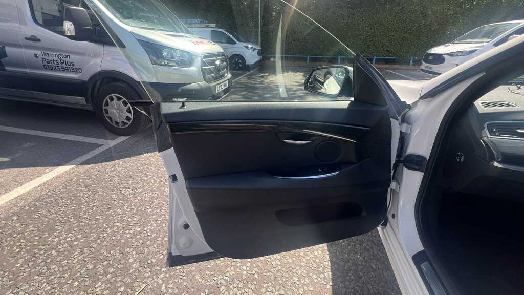 BMW 5 Series 520D M Sport Blue #12