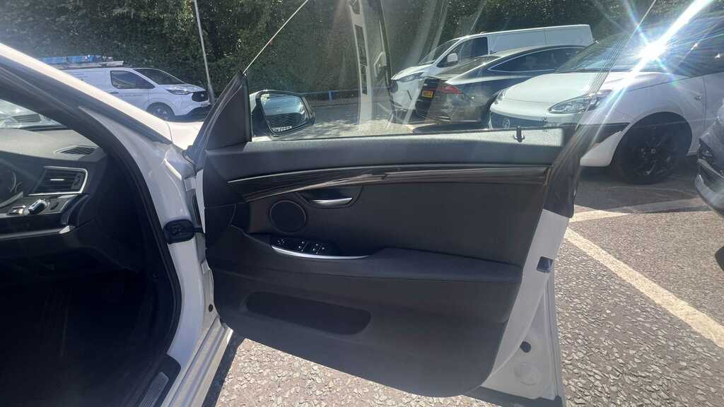 BMW 5 Series 520D M Sport Blue #9