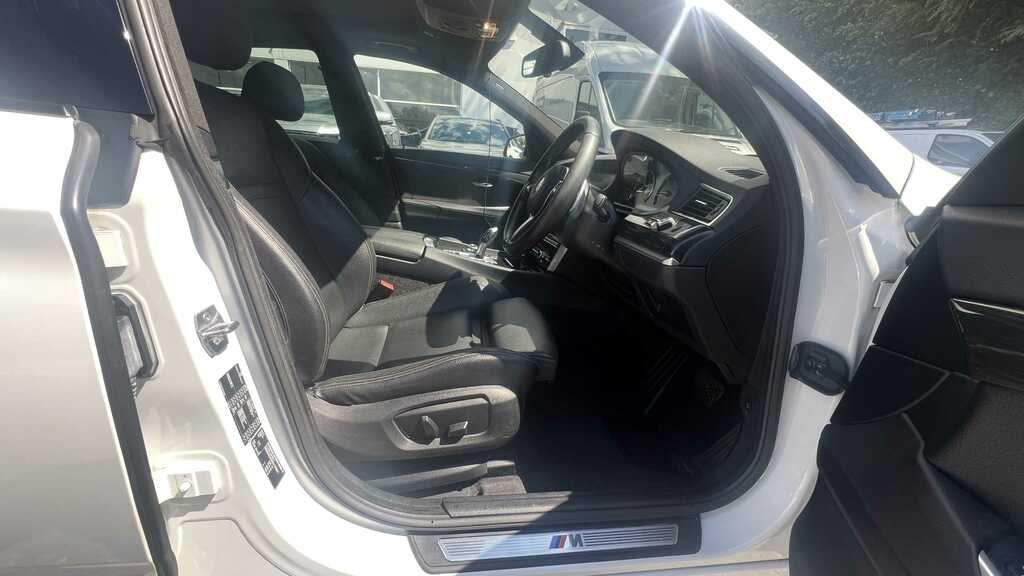 BMW 5 Series 520D M Sport Blue #11
