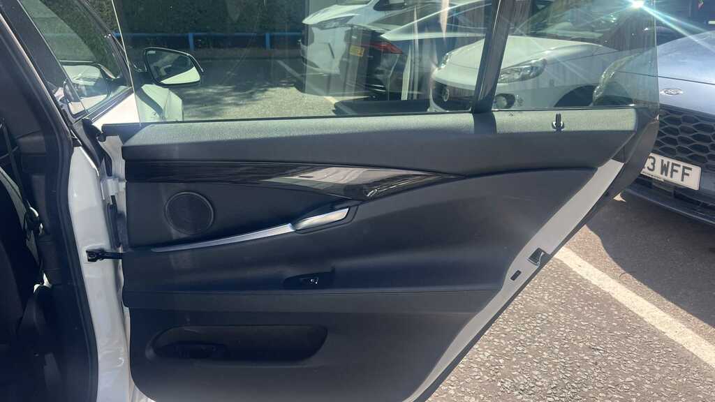 BMW 5 Series 520D M Sport Blue #17