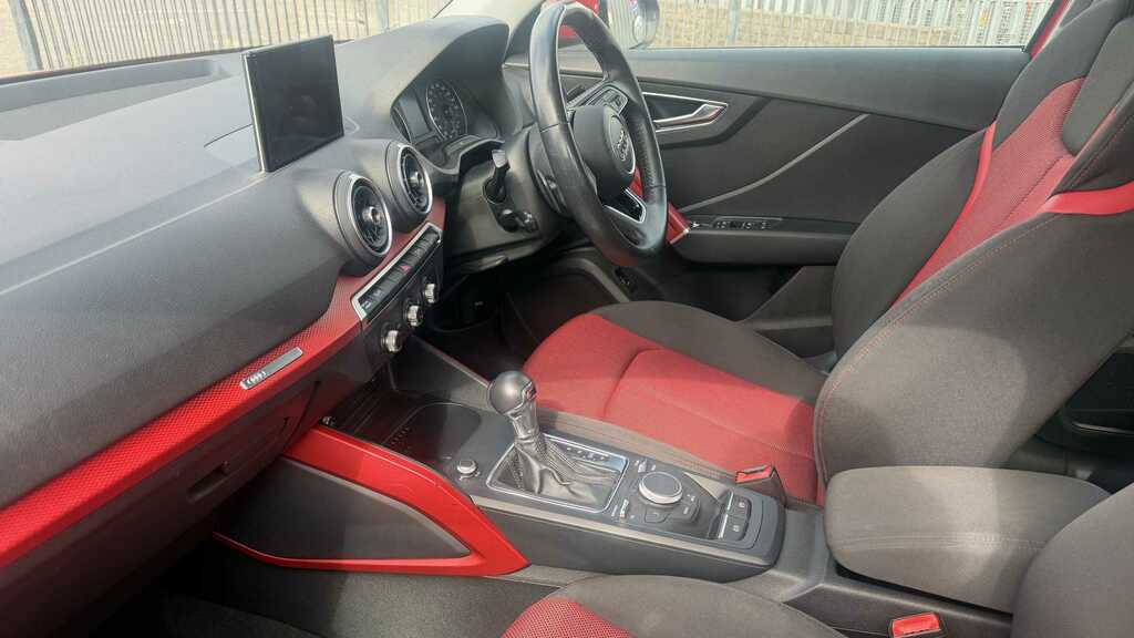 Audi Q2 30 Tdi Sport S Tronic Black #11