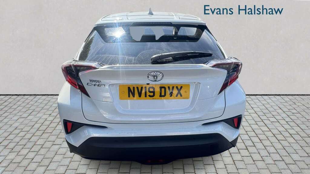 Toyota C-Hr 1.2T Excel Leather 2019 NV19DVX White #3