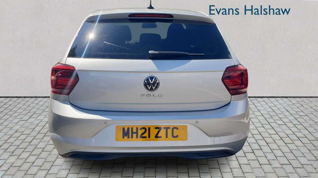 Volkswagen Polo 1.0 Tsi 95 Active White #9