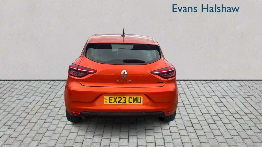 Renault Clio 1.6 E-tech Full Hybrid 145 Evolution 2023 Orange #2