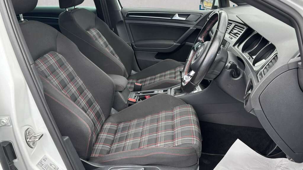 Volkswagen Golf 2.0 Tsi Gti Nav 2017 White #3