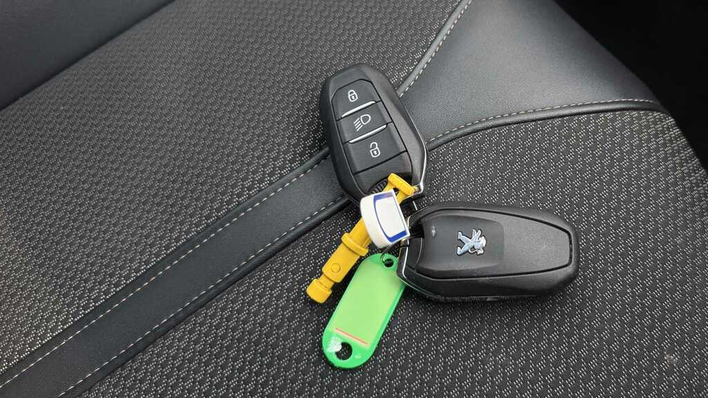Peugeot 3008 1.2 Puretech Active Premium-plus Blue #15