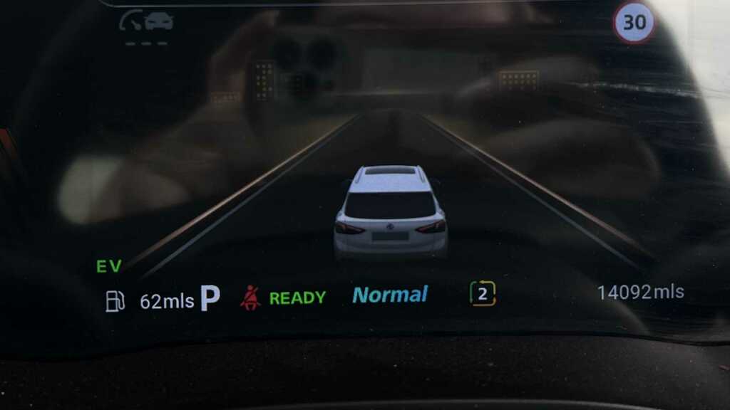 MG ZS 1.5 Hybrid Trophy 2025 Silver #6