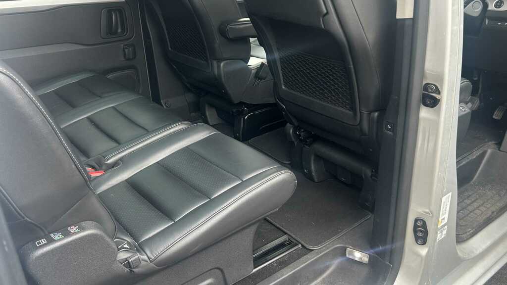 Peugeot Traveller 1.5L Active Grey #12