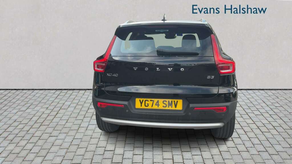 Volvo XC40 2.0 B3p Core 2024 Black #5