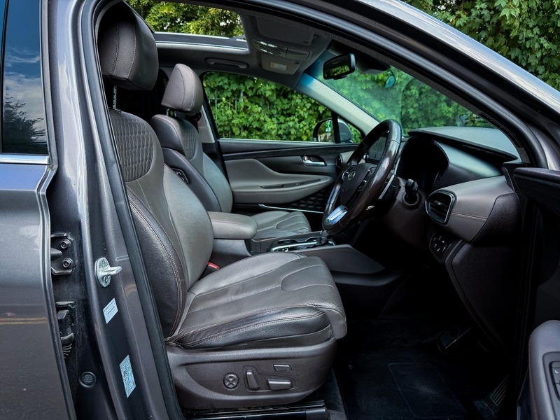 Hyundai Santa Fe Black #56
