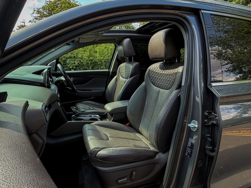 Hyundai Santa Fe Black #37