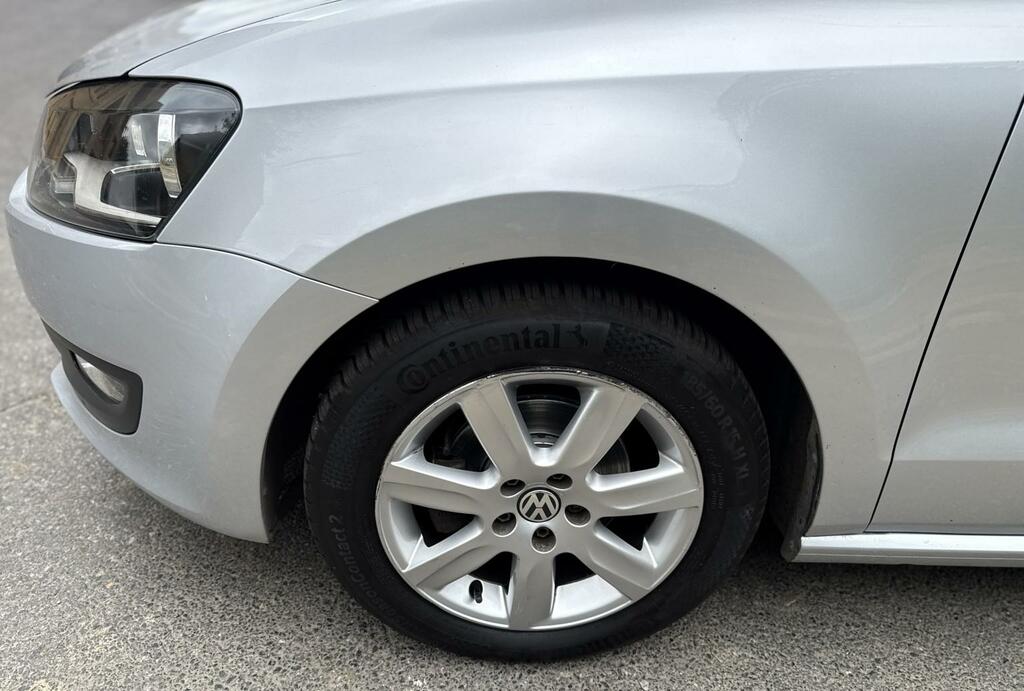 Volkswagen Polo Black #16