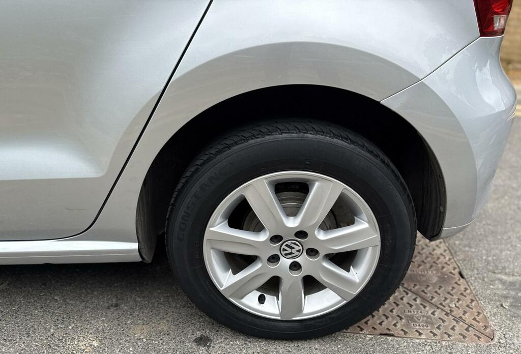 Volkswagen Polo Black #17