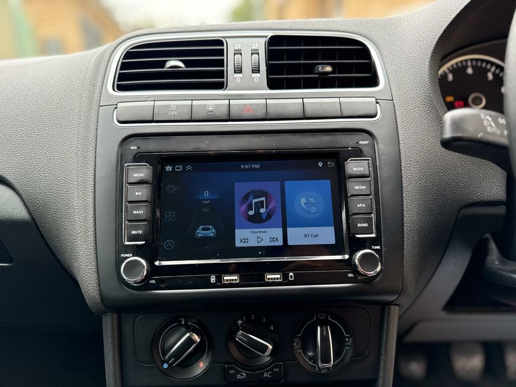 Volkswagen Polo Black #28