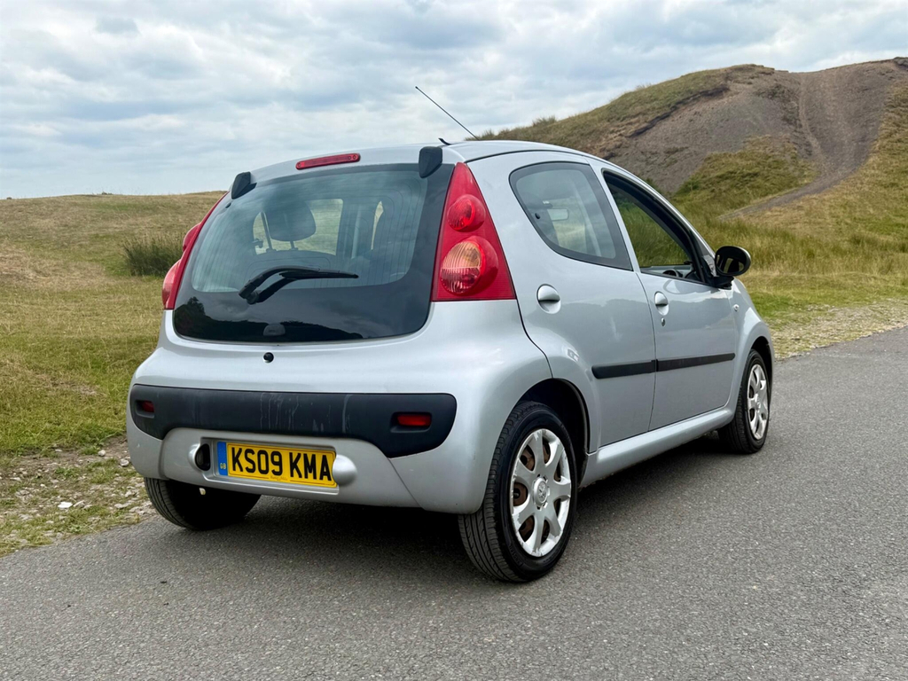 Peugeot 107 Hatchback Orange #10