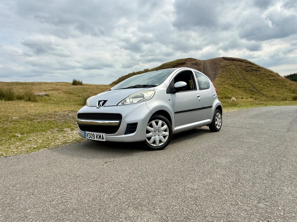 Peugeot 107 Hatchback Orange #20