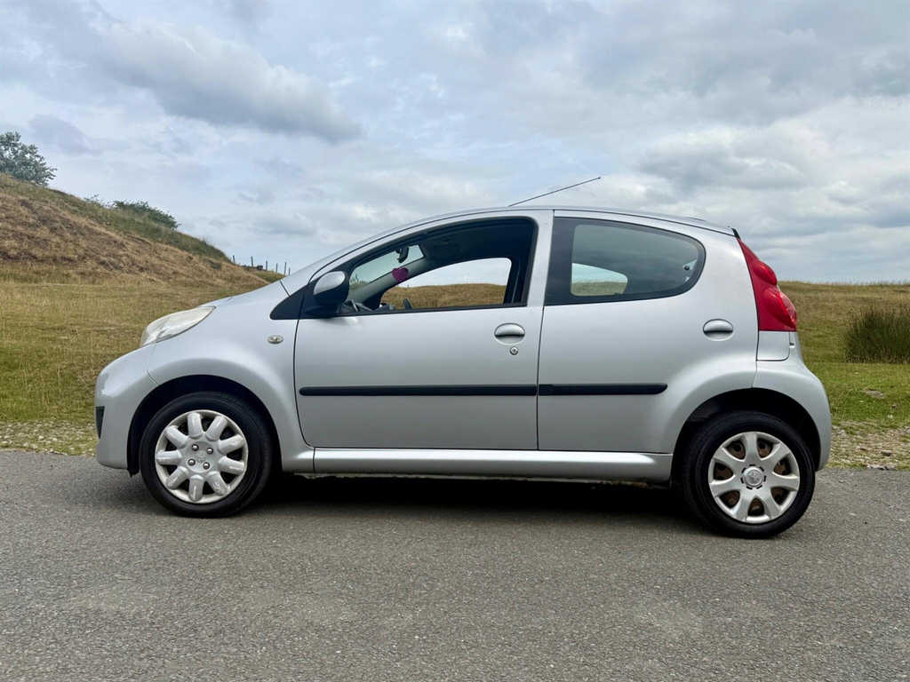 Peugeot 107 Hatchback Orange #19