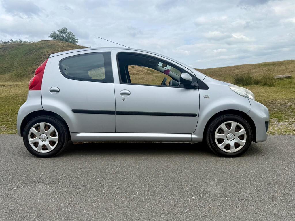 Peugeot 107 Hatchback Orange #15