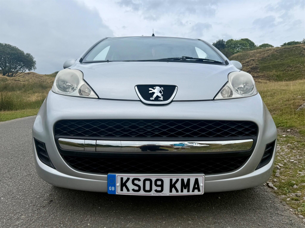 Peugeot 107 Hatchback Orange #11