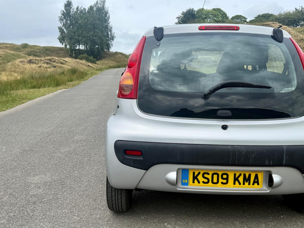 Peugeot 107 Hatchback Orange #13