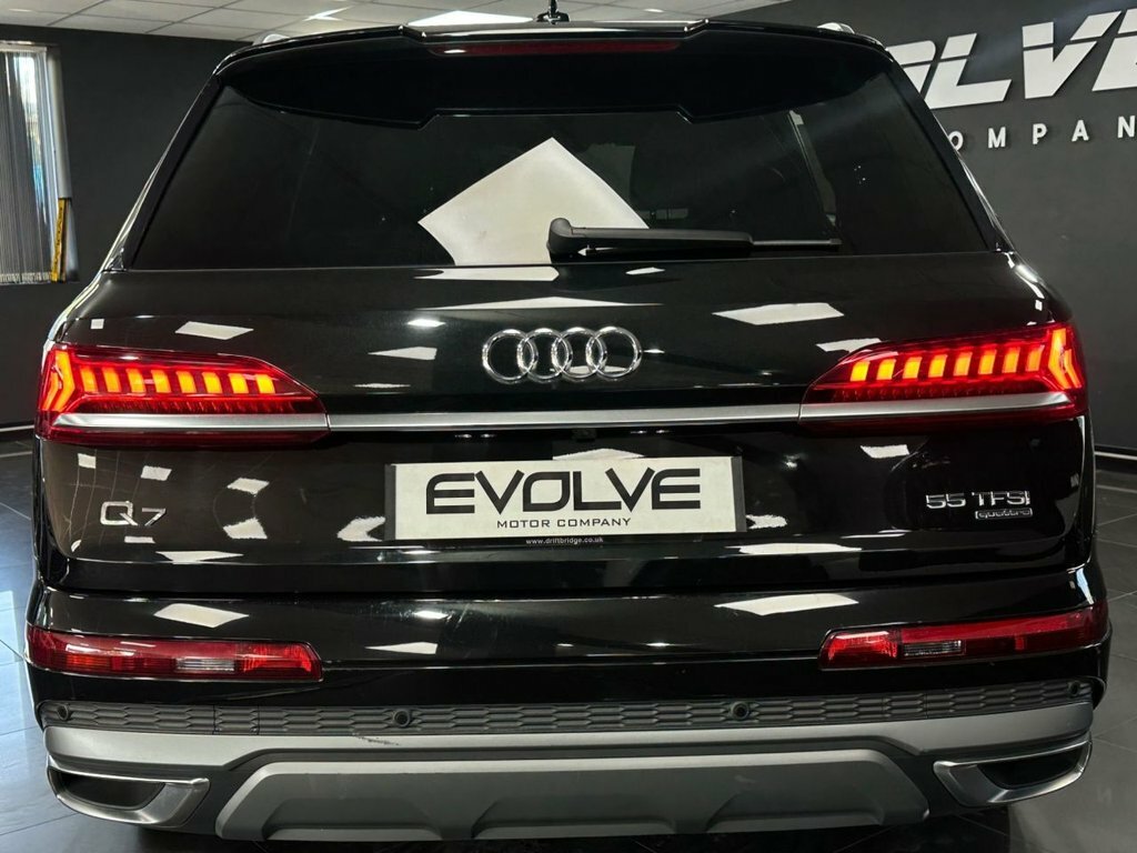 Audi Q7 3L S Line FP71LHE Black #5