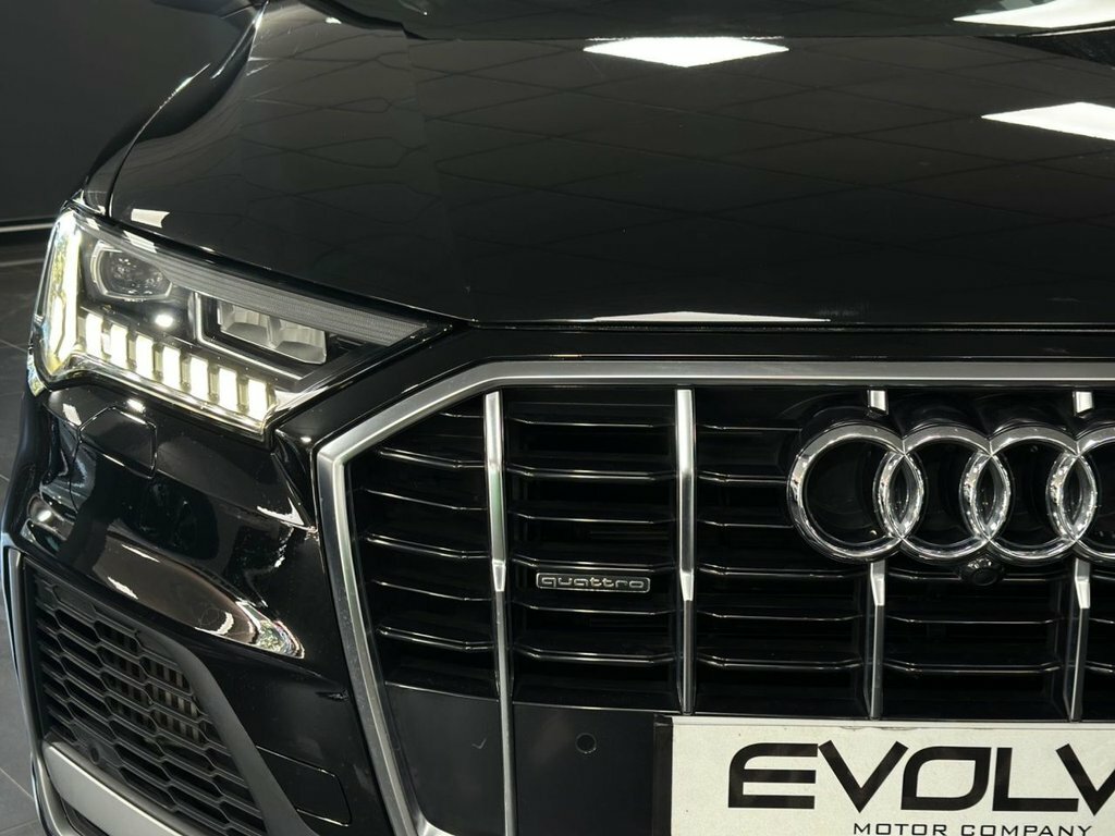 Audi Q7 3L S Line FP71LHE Black #6