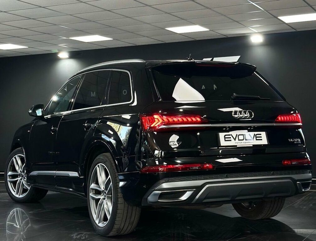 Audi Q7 3L S Line FP71LHE Black #2