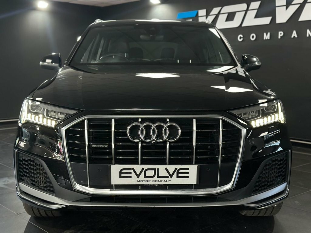 Audi Q7 3L S Line FP71LHE Black #4
