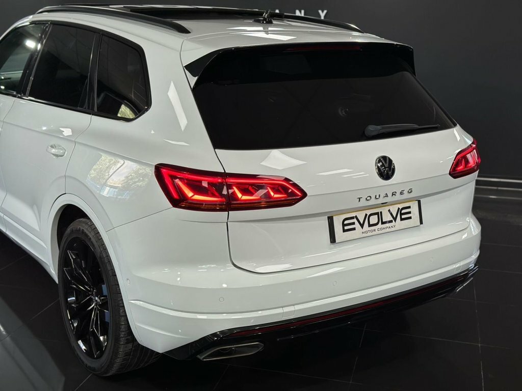 Volkswagen Touareg Black Edition Blue #13