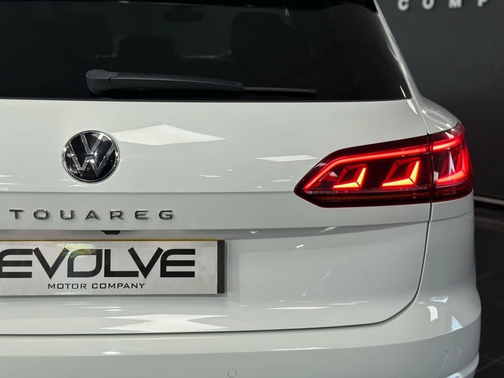 Volkswagen Touareg Black Edition Blue #7