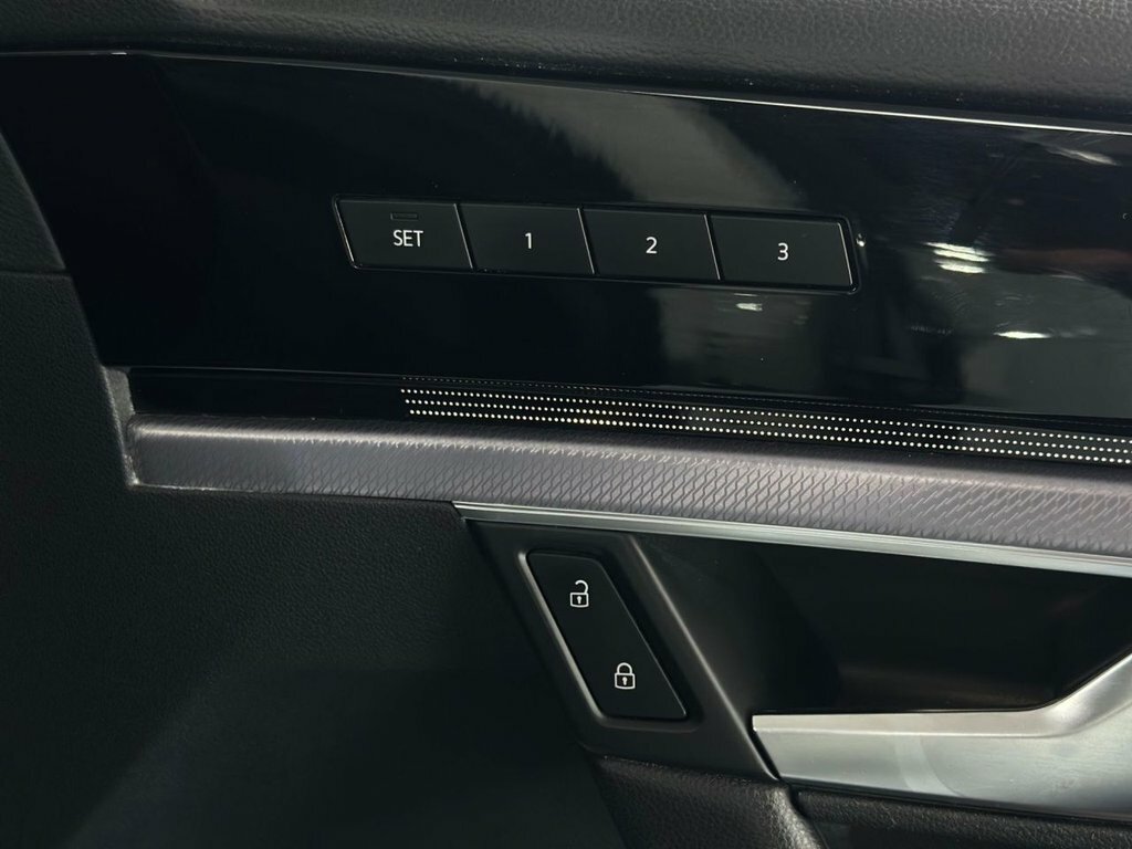 Volkswagen Touareg Black Edition Blue #28