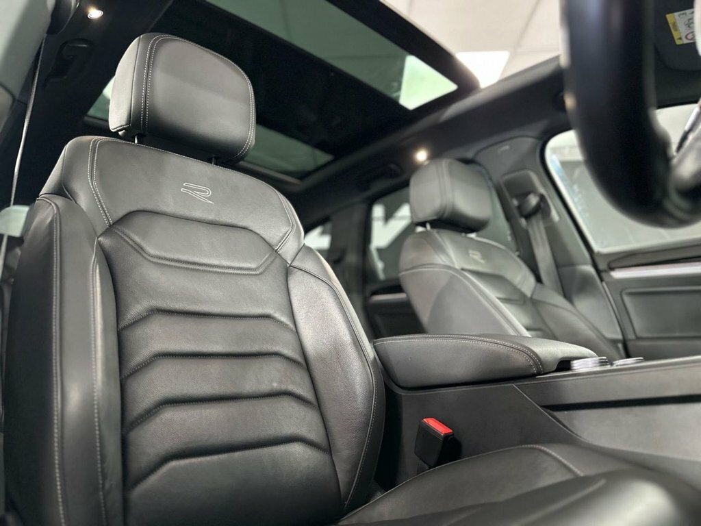 Volkswagen Touareg Black Edition Blue #25