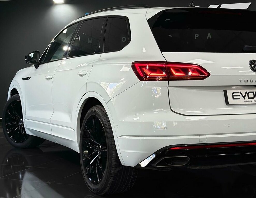 Volkswagen Touareg Black Edition Blue #8
