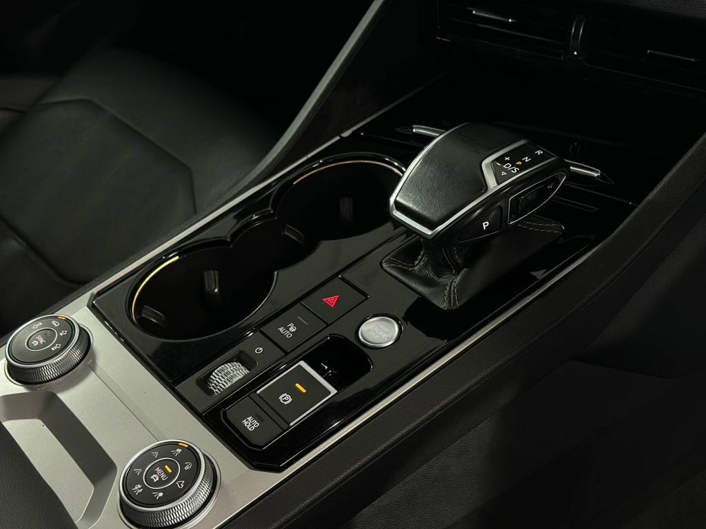 Volkswagen Touareg Black Edition Blue #24