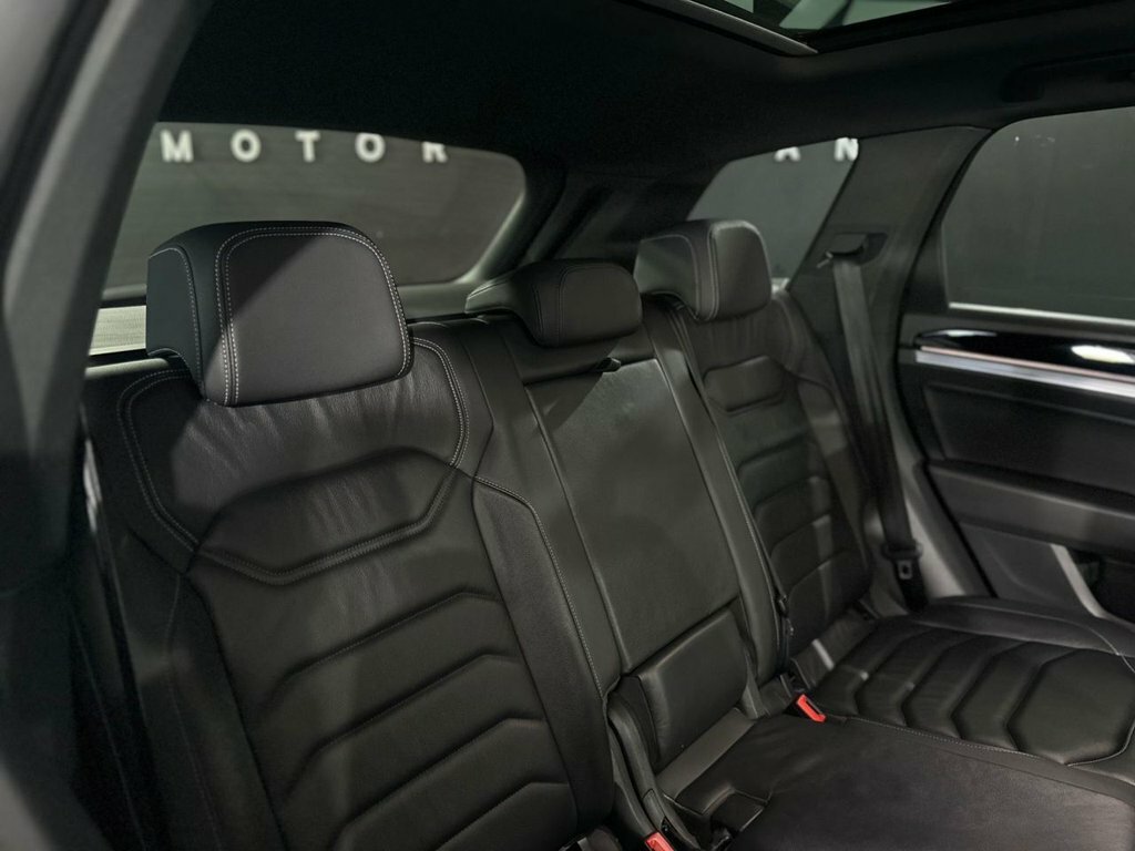 Volkswagen Touareg Black Edition Blue #27