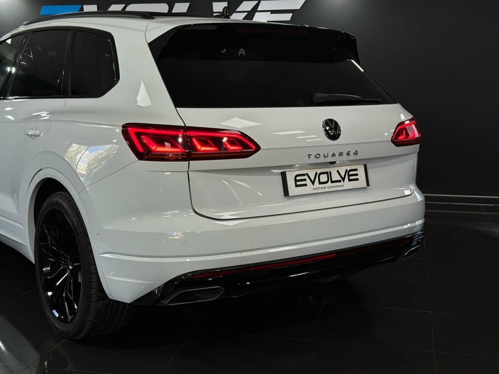 Volkswagen Touareg Black Edition Blue #30