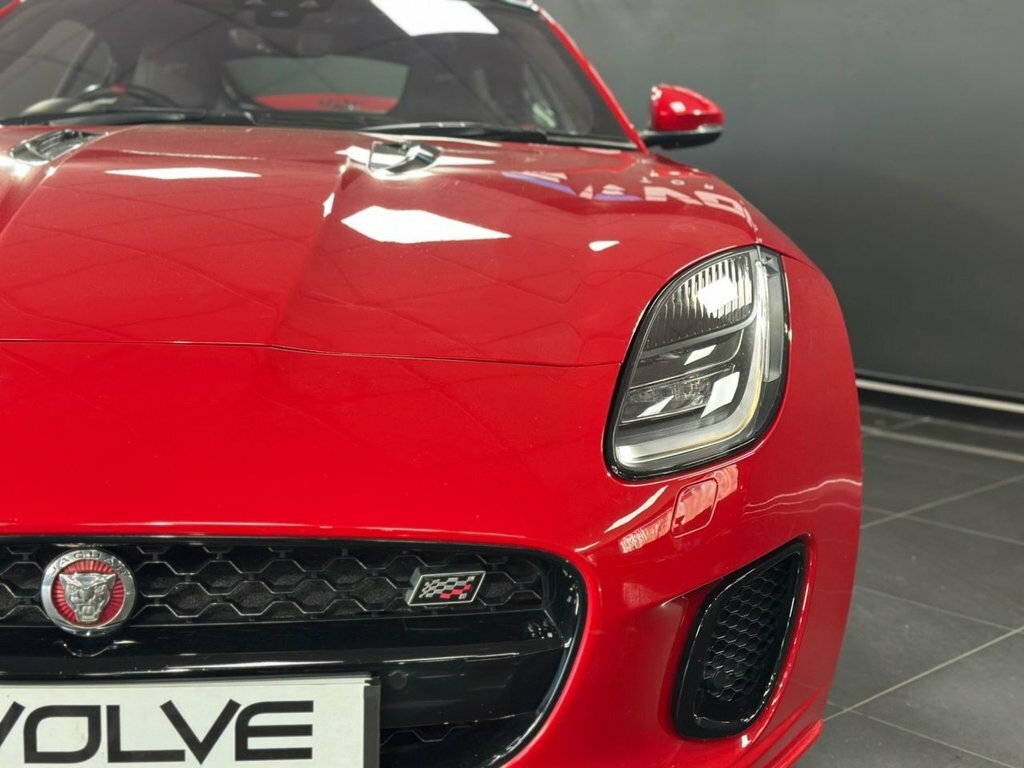 Jaguar F-Type 2L Chequered Flag AE20NJJ Red #6