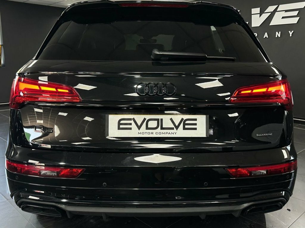 Audi Q5 2L Black Edition WP73PGX Black #5