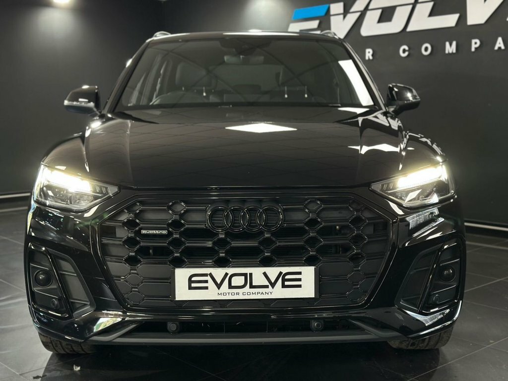 Audi Q5 2L Black Edition WP73PGX Black #4