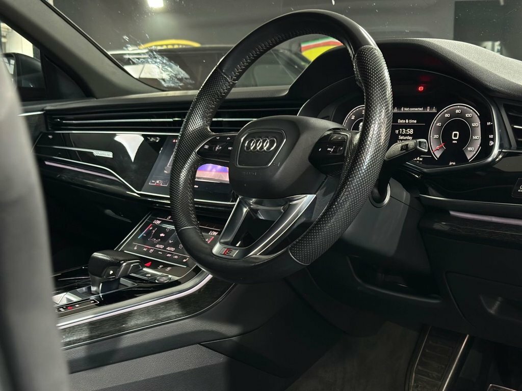 Audi Q8  Black #21