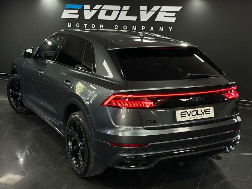 Audi Q8  Black #11