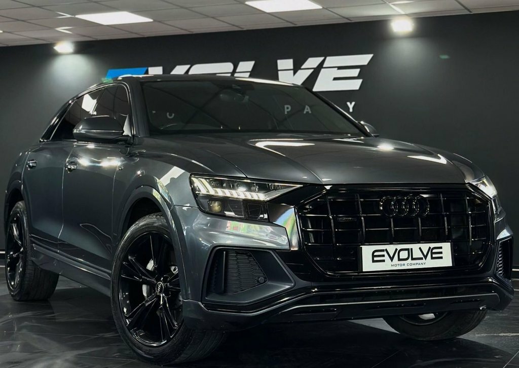 Audi Q8 3L S Line Grey