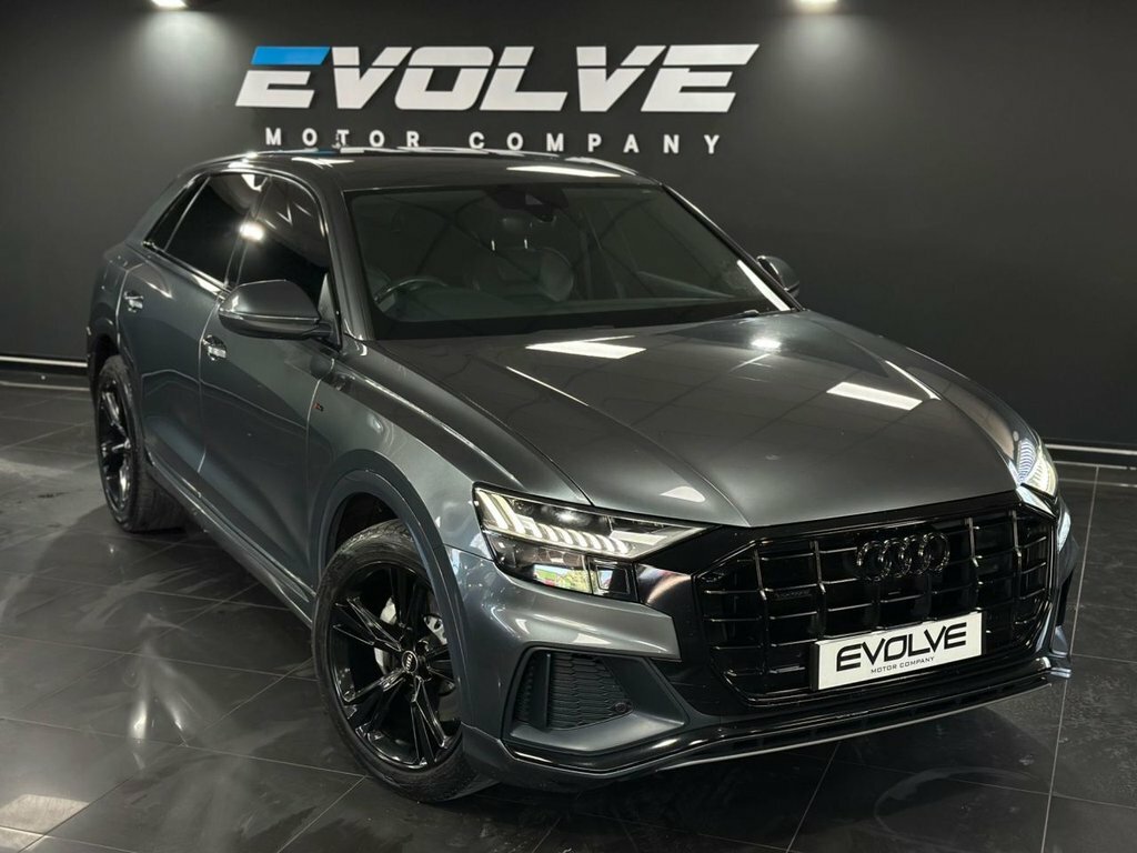 Audi Q8  Black #10