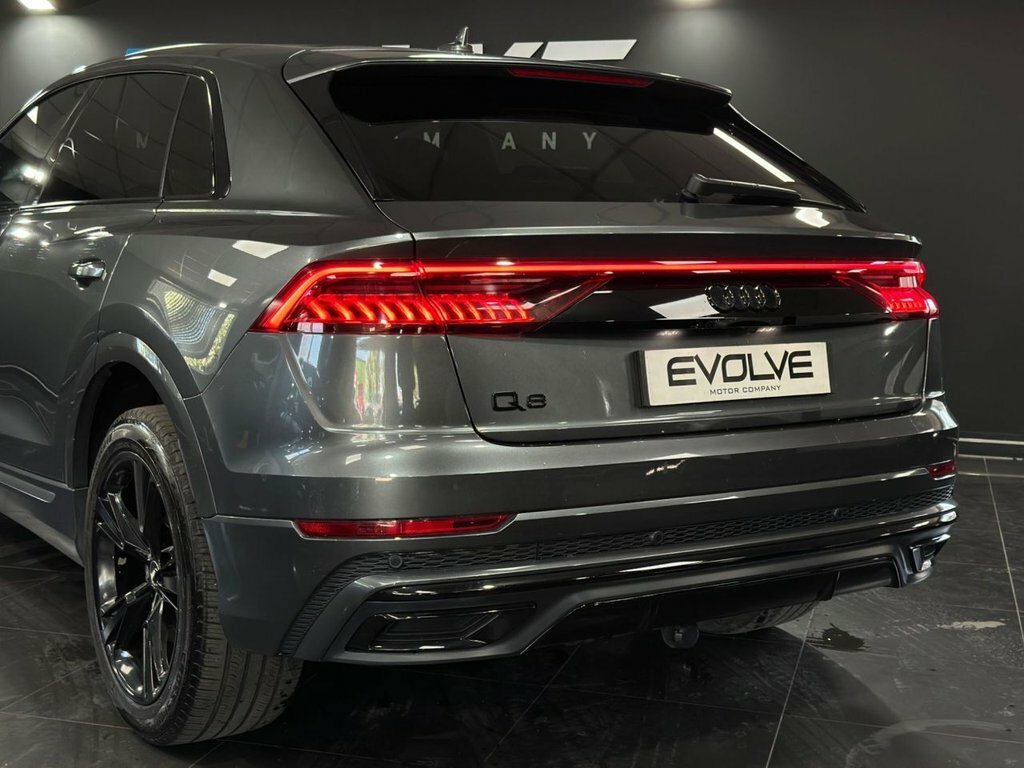 Audi Q8  Black #30