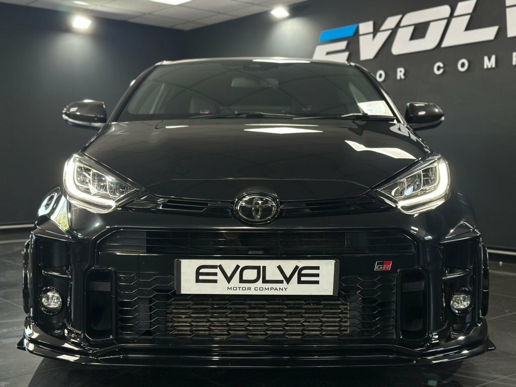 Toyota Yaris 1.6L Gr Circuit Black #2