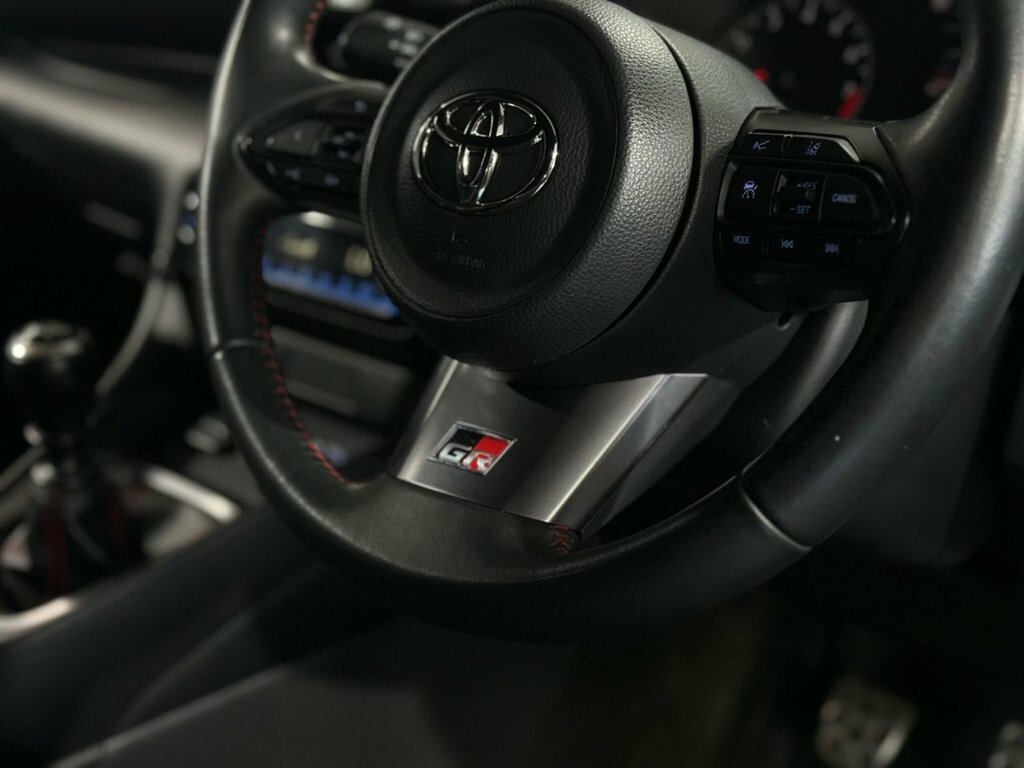 Toyota Yaris 1.5 Hybrid Gr-sport Cvt Grey #16