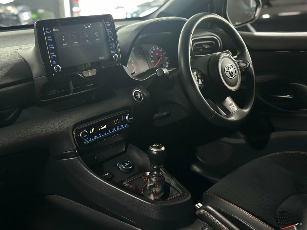 Toyota Yaris 1.5 Hybrid Gr-sport Cvt Grey #15