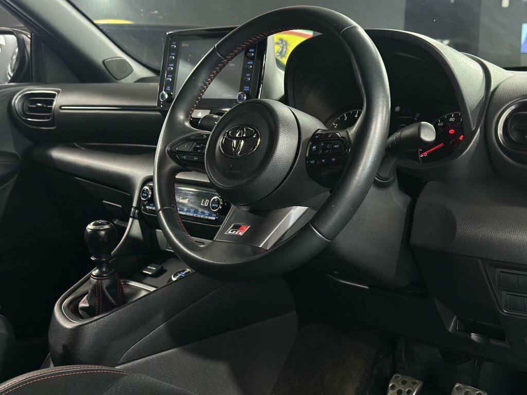 Toyota Yaris 1.5 Hybrid Gr-sport Cvt Grey #13