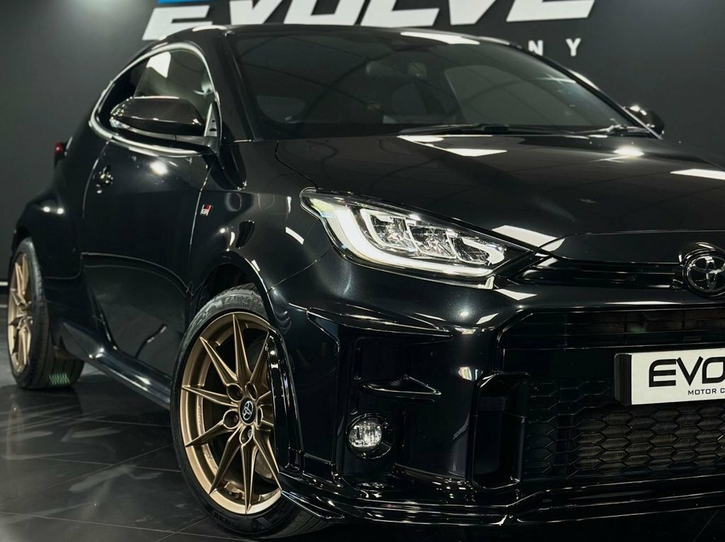 Toyota Yaris 1.6L Gr Circuit Black #5