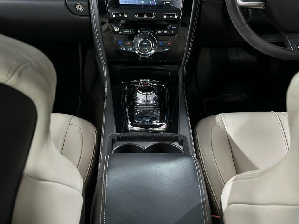 Jaguar XKR R Black #24